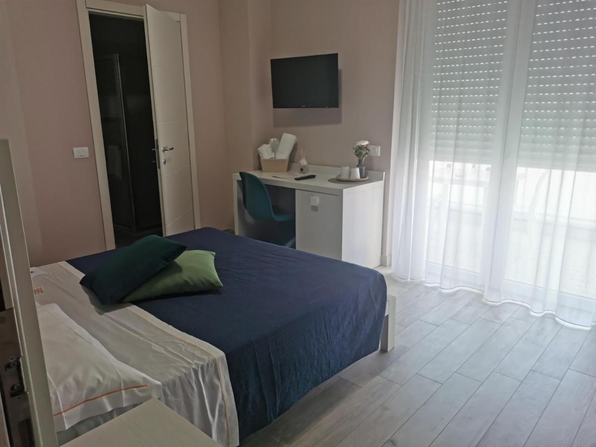Elite Boutique Hotel Розето-дельи-Абруцци Экстерьер фото